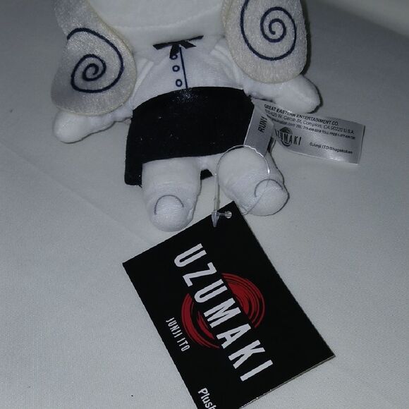 Uzumaki Plush Doll with Black and White Outfit - Picture 3 of 4